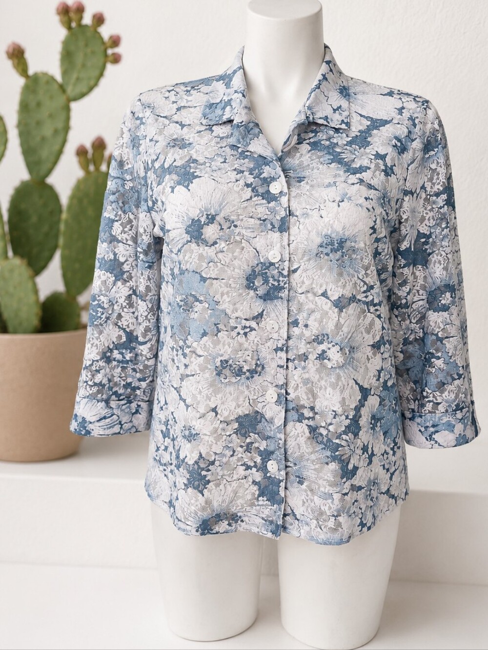 Women's Size Large Sheer Lace Floral Button-Up Blouse Casual Blue